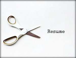 a white scissor next to the "resume" word