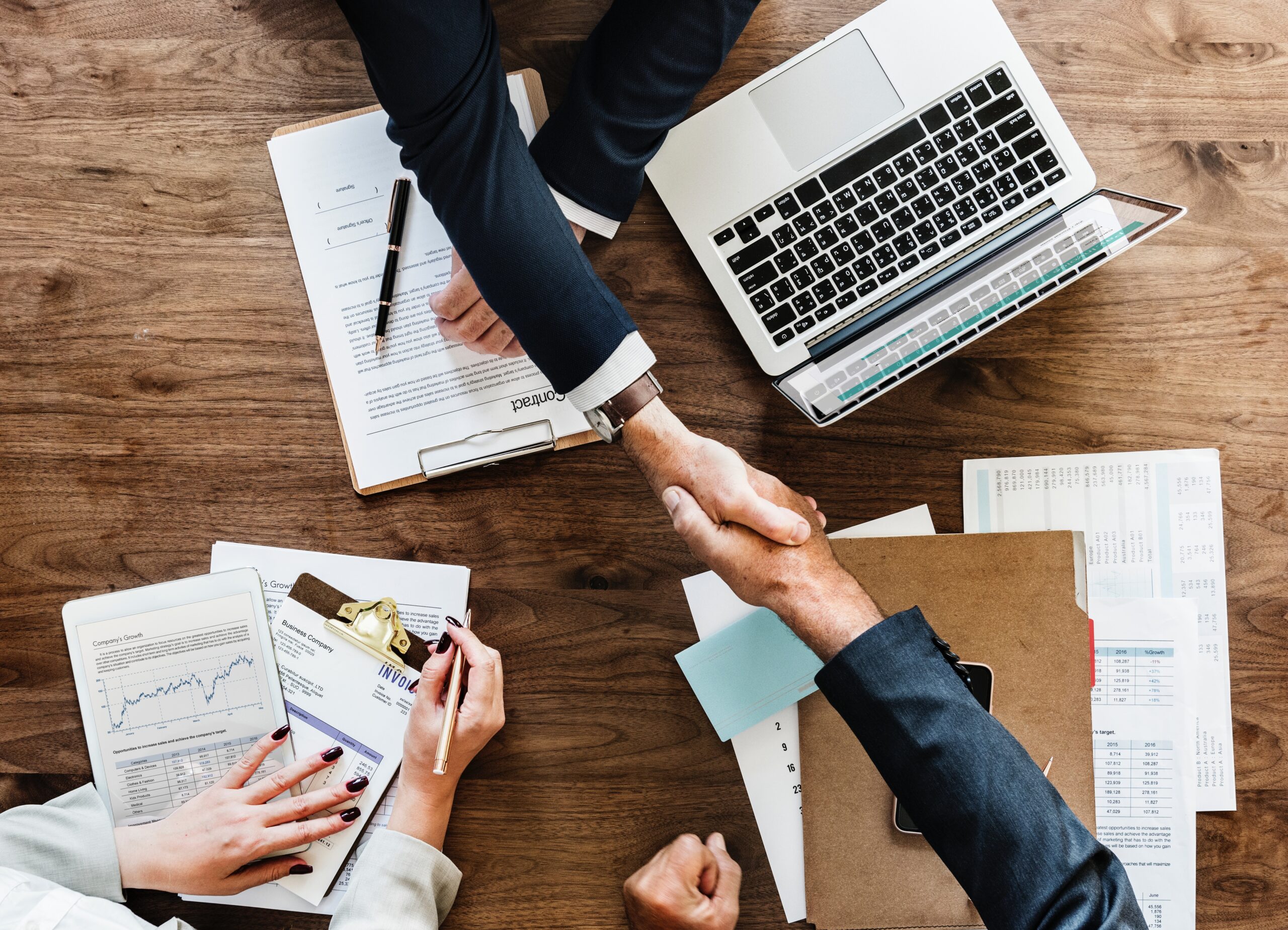 professional people shaking hands after the applicant is aiming for high-paying jobs